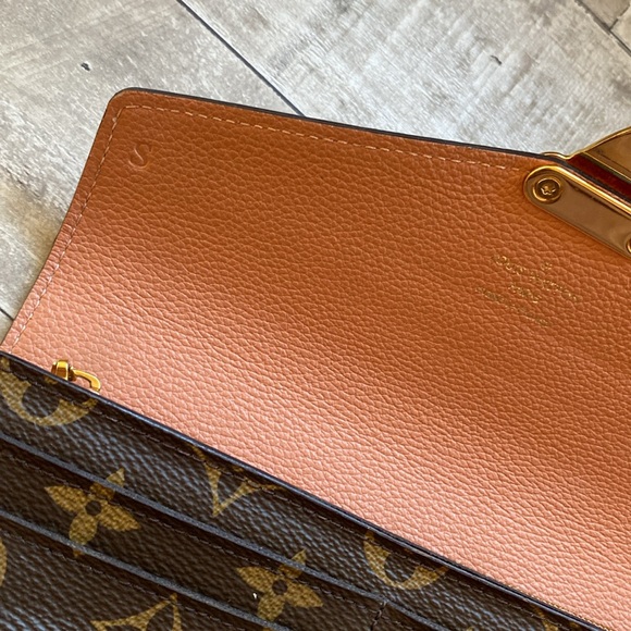 Louis Vuitton Pink Pallas Wallet 💕 - Picture 13 of 15